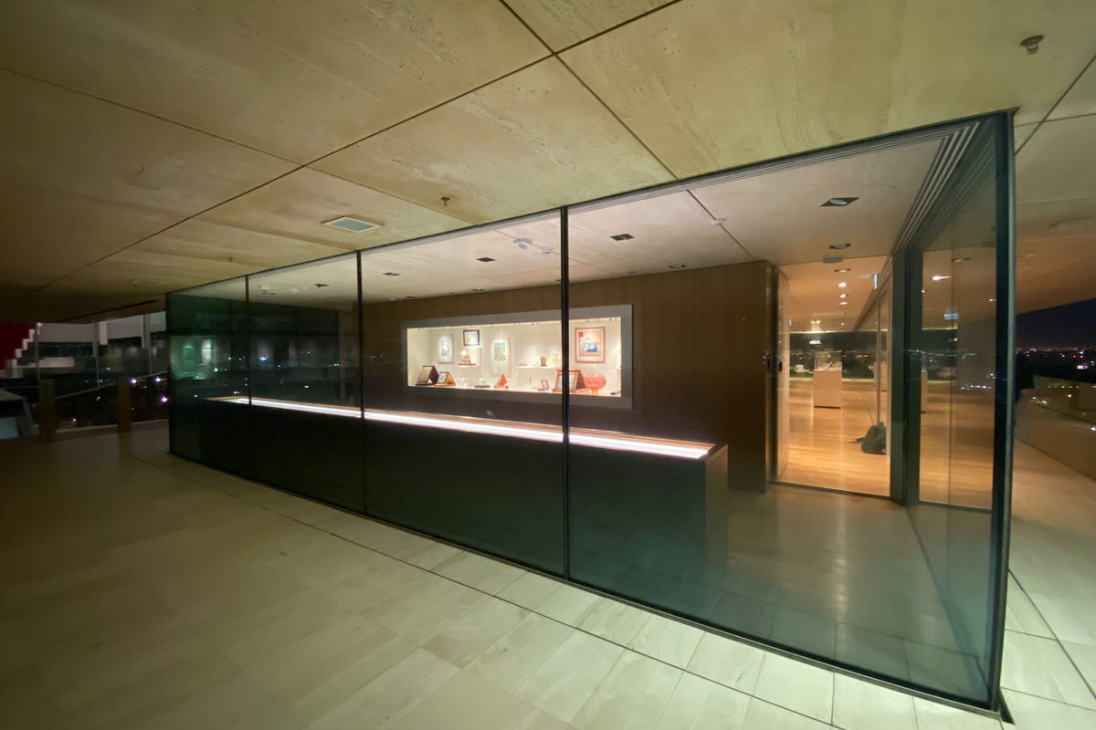 Display Gifts High Level Showcases