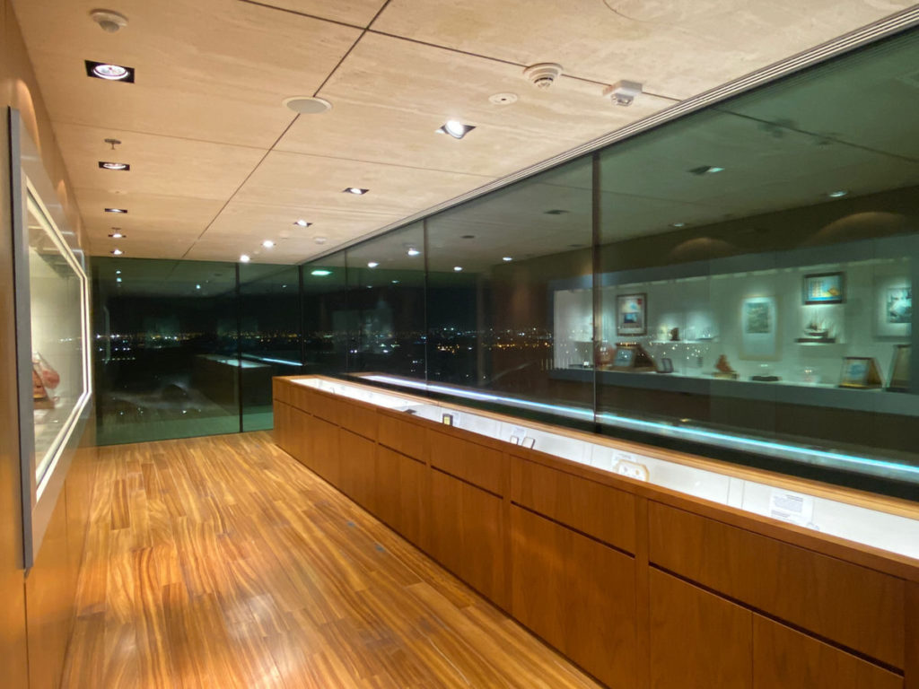 Display Gifts High Level Showcases Espai Visual Cultural Projects