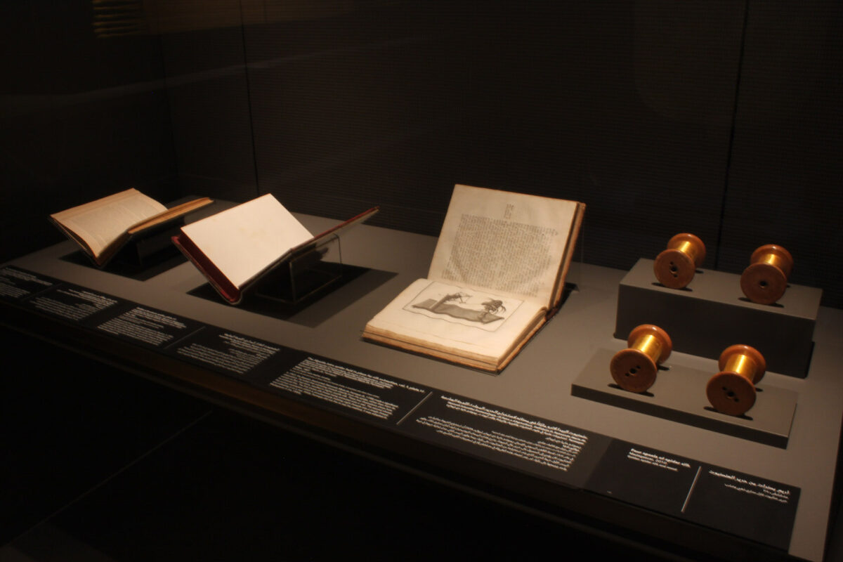 golden-spider-silk-05